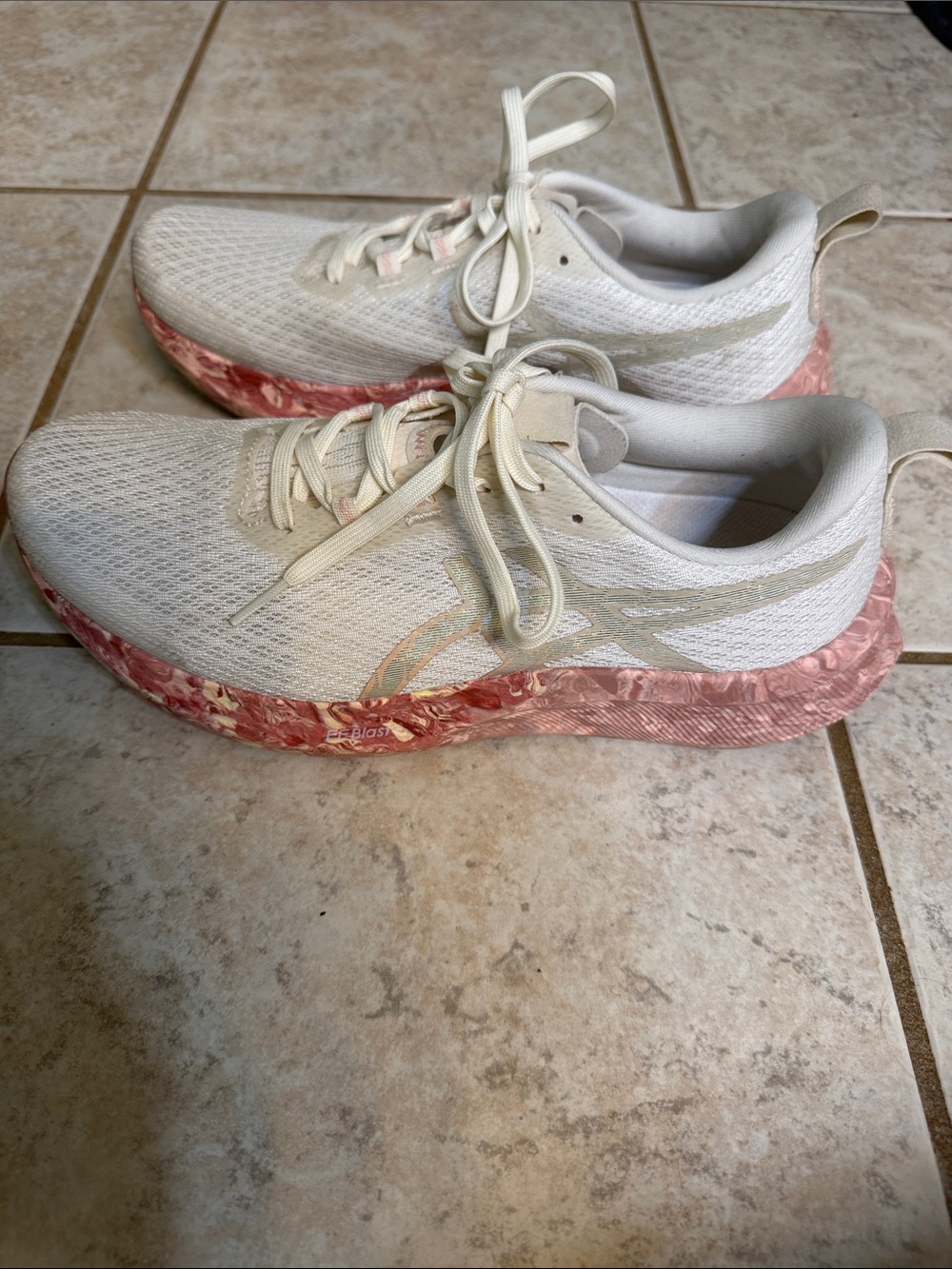Women's White & Pink Running Shoes